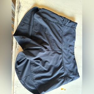 Lululemon Speed Up Short black size 4